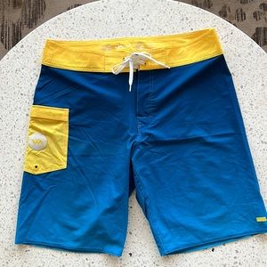 RVCA Performance Stretch Board Shorts Mens 33 Multicolor Swim Trunks Surf Casual